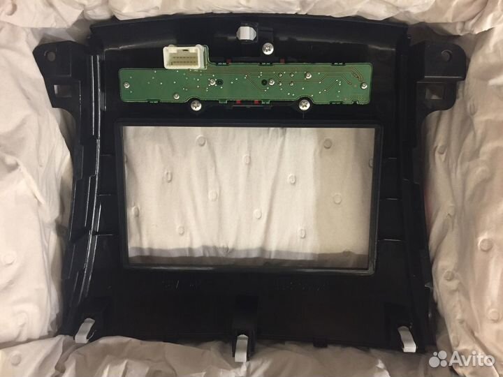 Mitsubishi штатное головное устройство