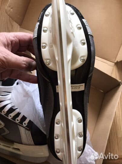 Хоккейные коньки bauer vapor Х30, новые