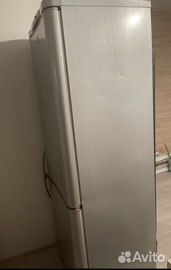 Холодильник Indesit