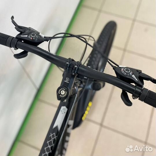 Горный велосипед с литыми черный