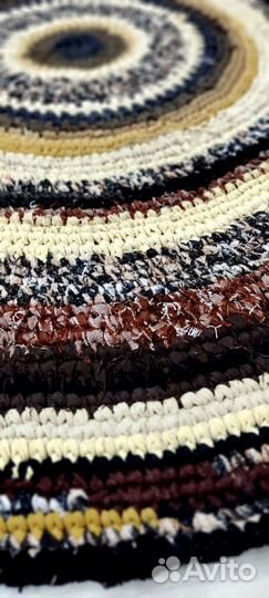 Коврик вязаный круглый