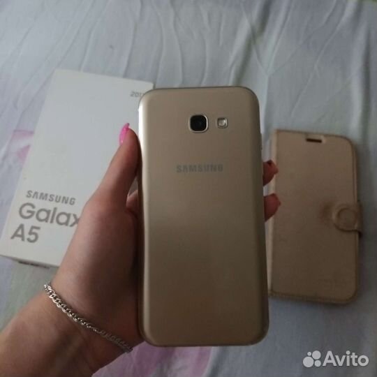 Телефон Samsung