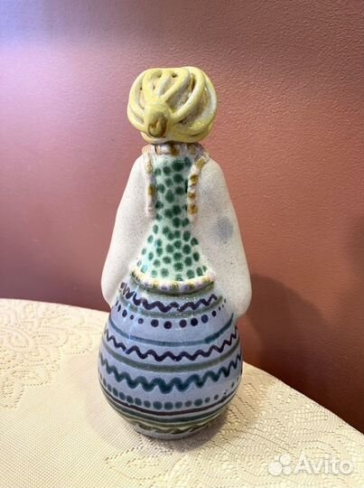 Коллекция фарфоровых статуэток