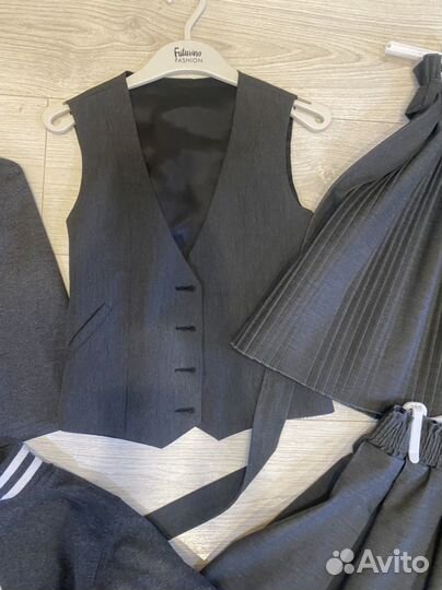 Школьная форма для девочки серая 128-134