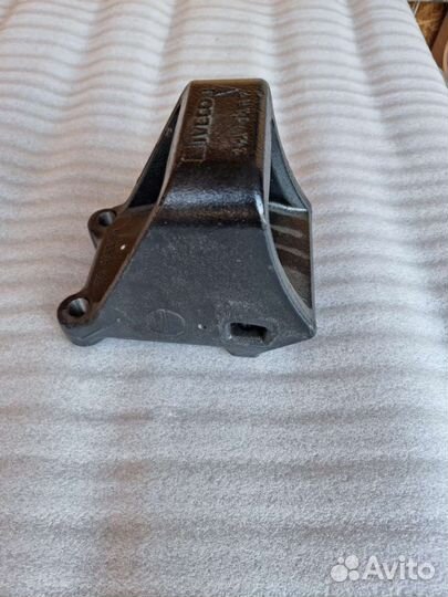 Кронштейн крепления рессоры