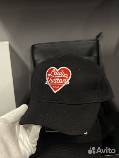 Бейсболка кепка LV