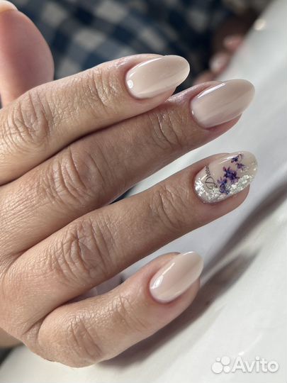 Маникюр с покрытием гель-лаком