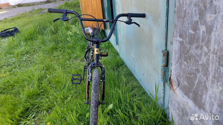 Трюковой велосипед BMX