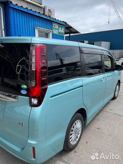 Toyota Noah, 2014