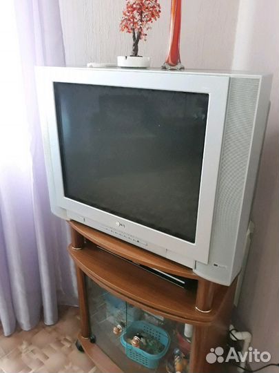 Телевизор с тумбой