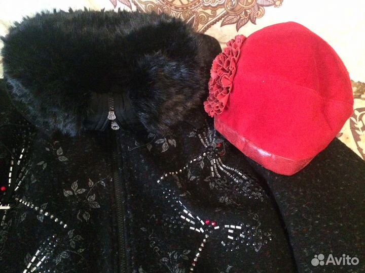 Шапка красная из натуральной замши