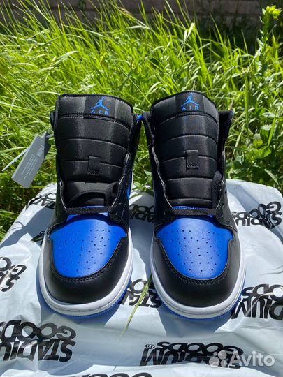 Кроссовки Air Jordan 1 Mid 'Varsity Royal'