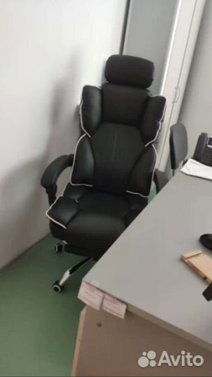 Офисное кресло из экокожи