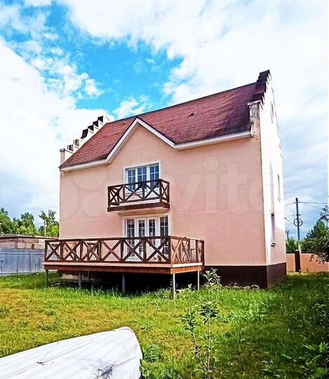 Коттедж 180 м² на участке 8 сот.