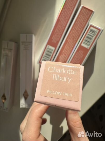 Жидкие румяна хайлайтер Charlotte tilbury