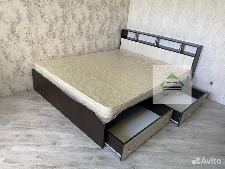 Кровать