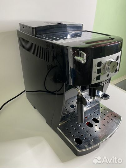 Кофемашина delonghi