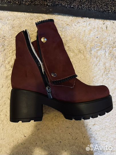Ботинки женские