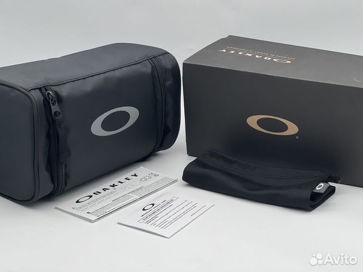 Сноуборд маска Oakley Flight Tracker L / XL HiPink