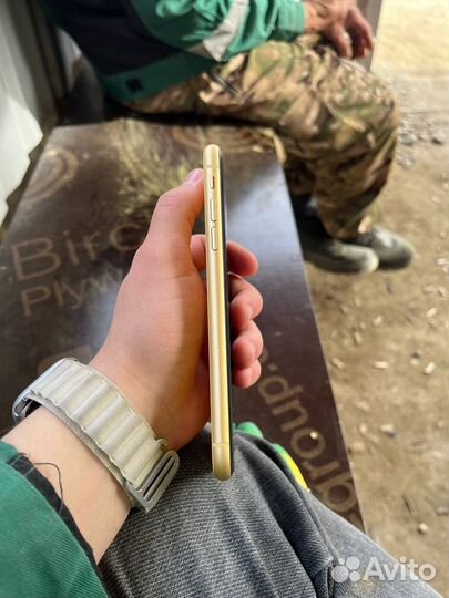 iPhone Xr, 64 ГБ