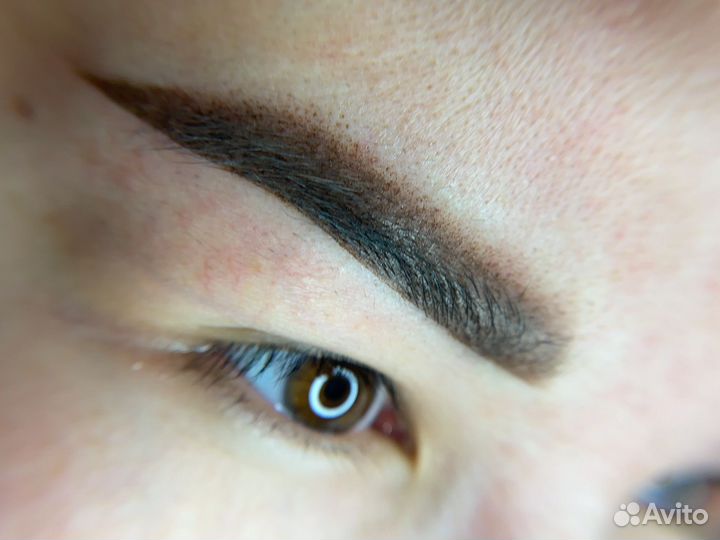 Модель на перманентный макияж бровей, губ, век