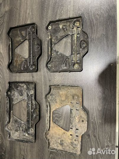 Подставка аккумулятора w124