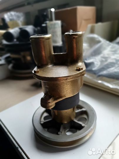 Помпа забора воды volvo-penta