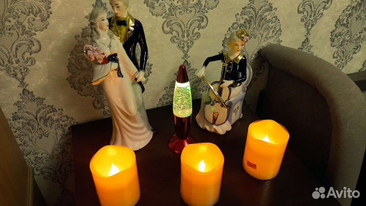 Декоративные свечи, лампа
