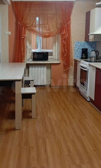 2-к. квартира, 52 м², 1/9 эт.