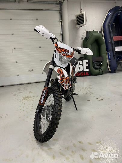 Мотоцикл BSE Z1