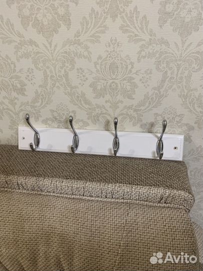 Вешалка настенная деревянная