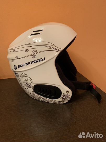 Горнолыжный шлем