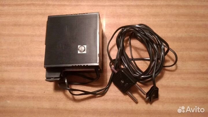 Фотовспышка Saulute в родном чехле