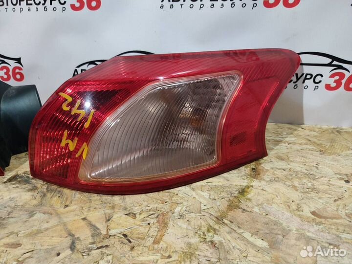 Задний фонарь Митсубиси Лансер 10