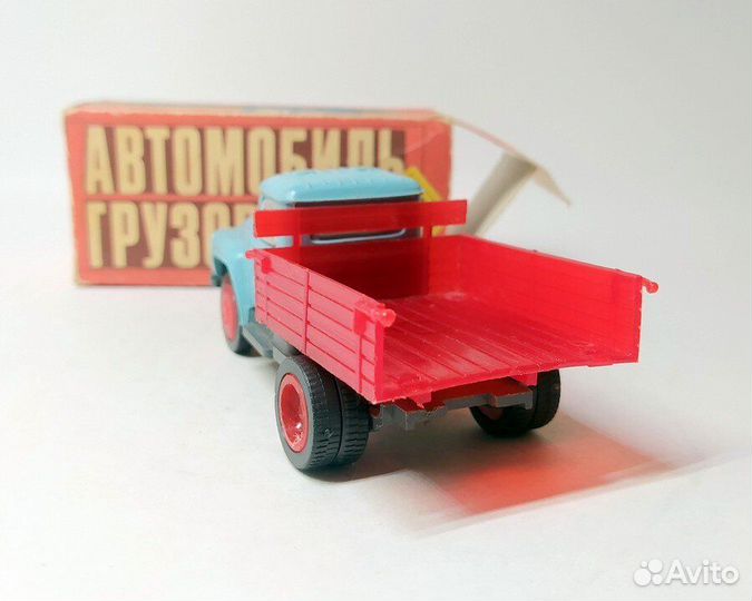 Игрушка ЗИЛ-130 бортовой СССР