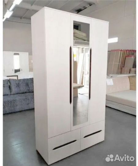 Шкаф распашной