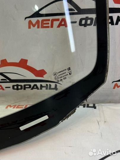 Стекло лобовое Mazda Mazda3 седан LF17 2005