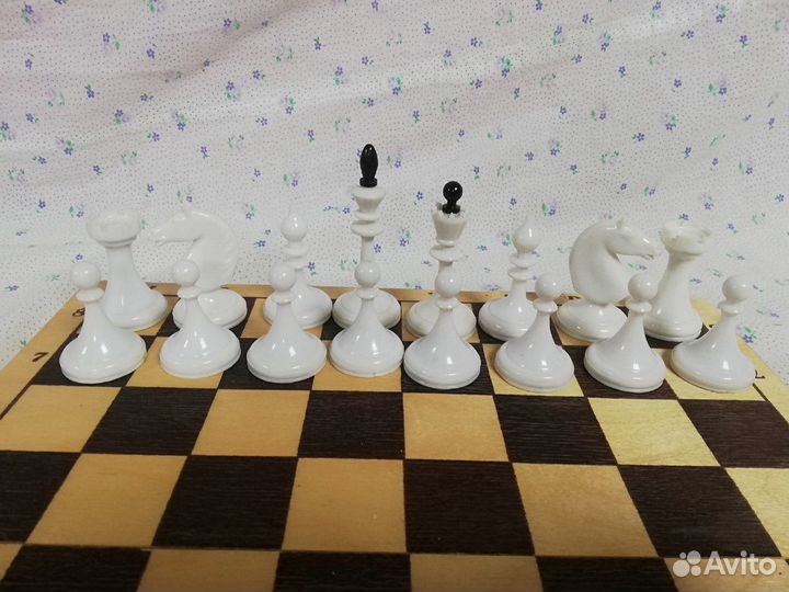 Шахматы СССР фигуры пластик доска дерево