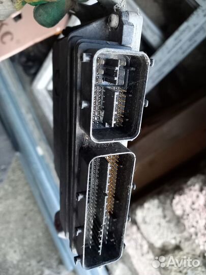 Блок управления двигателем Тойота Ярис