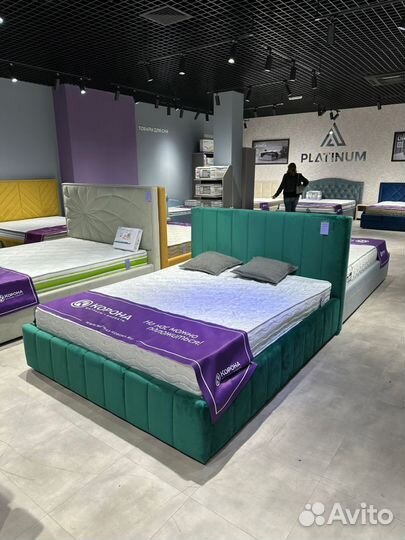 Кровать двухспальная с подьемным механизмом