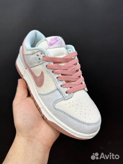 Nike sb dunk low fossil rose