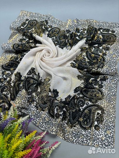 Платок женский шелковый с узорами красивые
