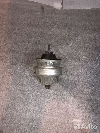 Опора двигателя правая Ауди А6 С6