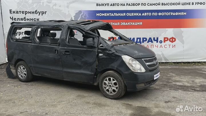 Фара противотуманная правая Hyundai Grand Starex (TQ) 92202-4H000