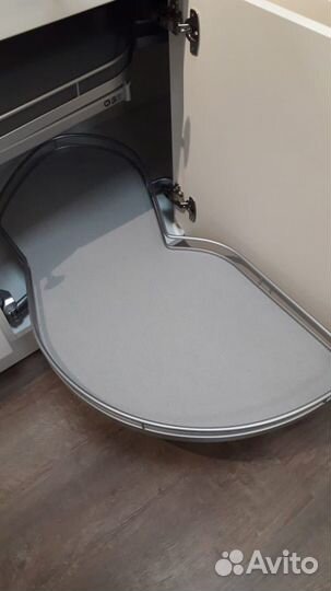 Выдвижной угловой механизм