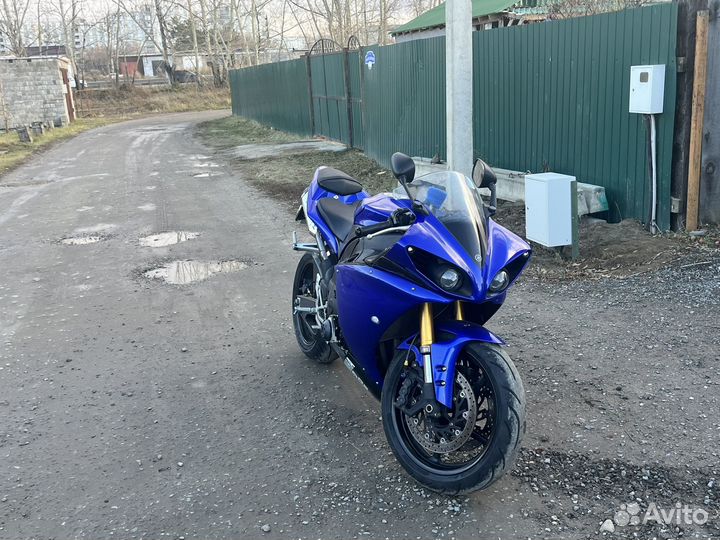 Yamaha r1