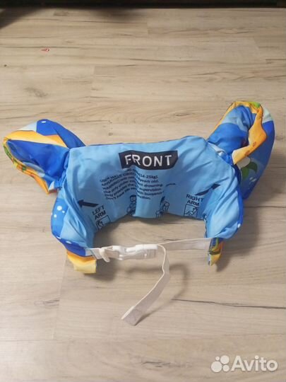 Жилет для плавания с нарукавниками