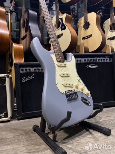 Электрогитара Fender стиль серая стратокастер