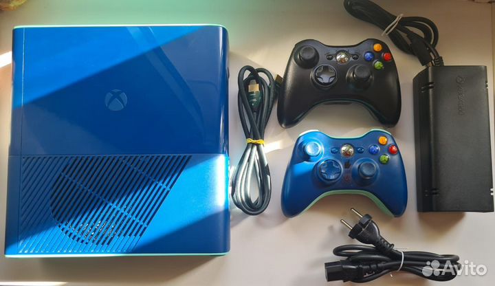 Xbox 360 E 500 GB BSE 6в1 2 джоя 200+ игр