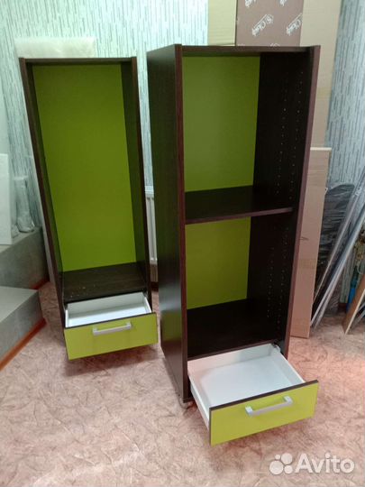 Тумба на колёсах с ящиком